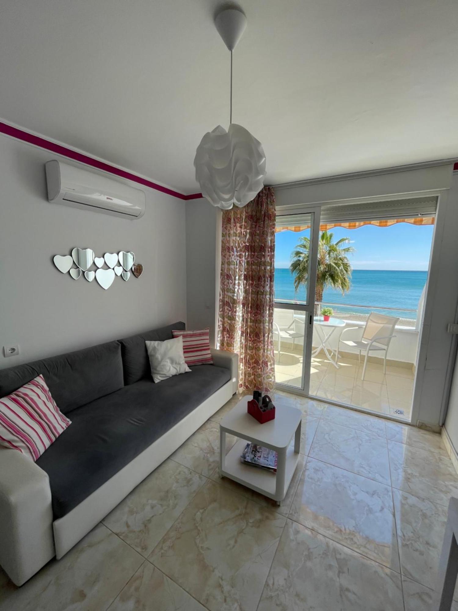 Roca Chica. Studio - First Line Beach 托雷莫利诺斯 外观 照片