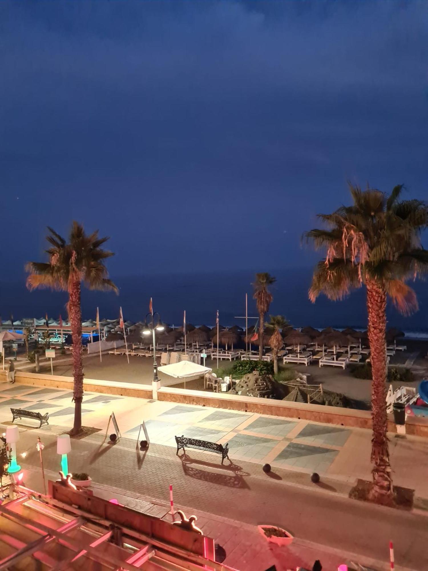 Roca Chica. Studio - First Line Beach 托雷莫利诺斯 外观 照片